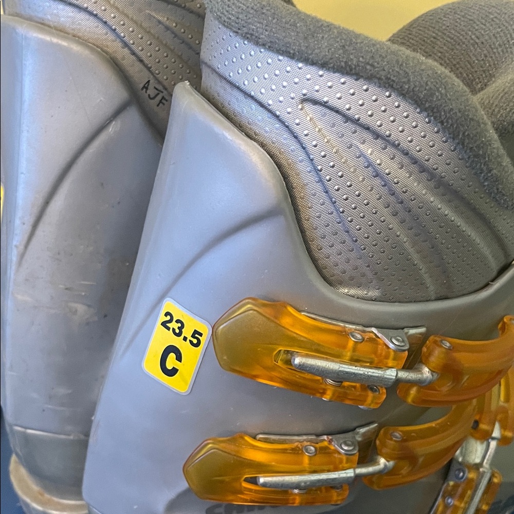 Head Gray Ski Boots with Amber Buckles - Picture 4 of 5